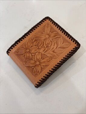 Vintage Hand-Tooled Floral Leather Wallet - Brown